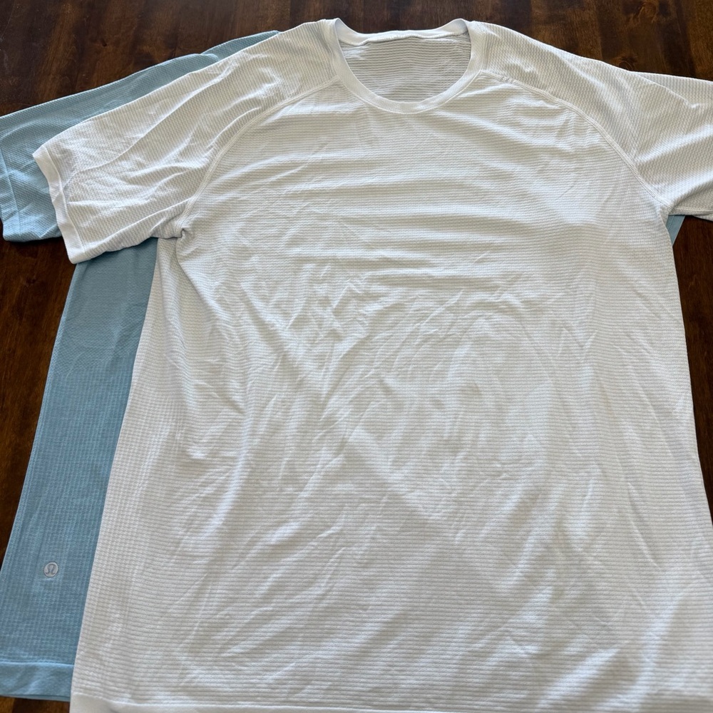 Men’s Lululemon Activewear Athletic Shirts XL Blue/White